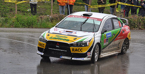 Surhayen Pernía en el Mitsubishi Lancer EVO X R4
