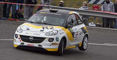 Esteban Vallín tenía un gran estreno con el Opel ADAM R2