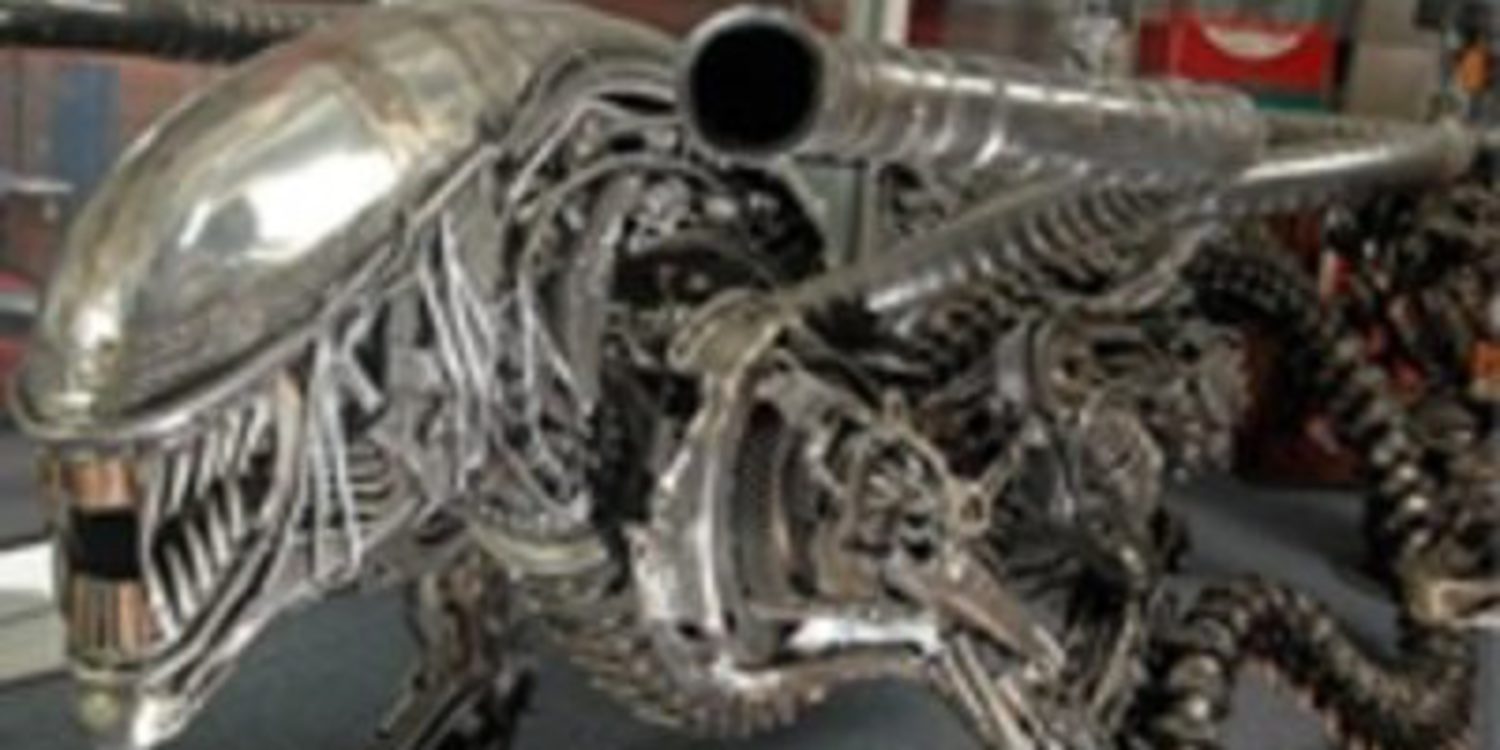 Coches usados transformados en arte