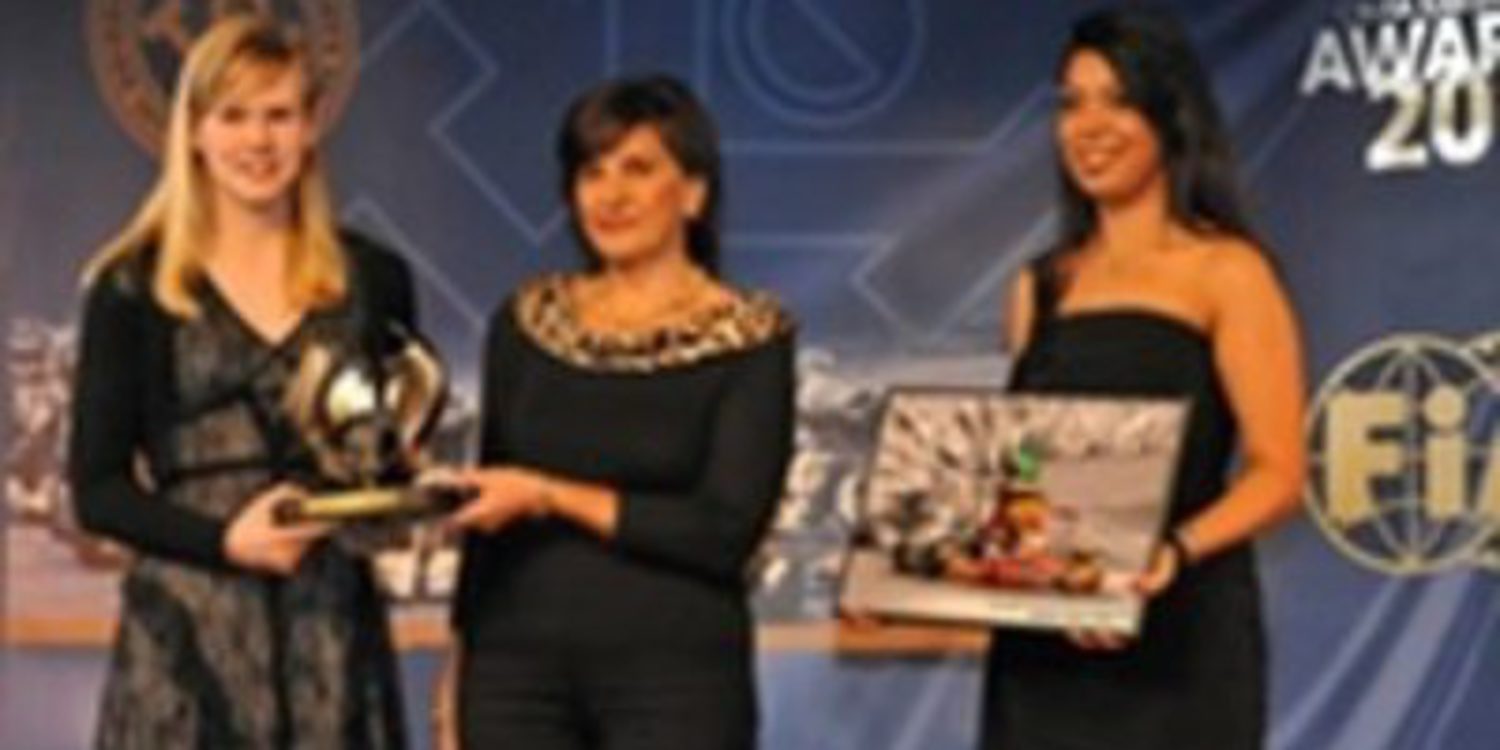La FIA y la RFEdA quieren que mujeres conduzcan los safety car