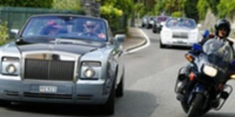 En Italia, si tienes un Rolls-Royce la policía te escolta