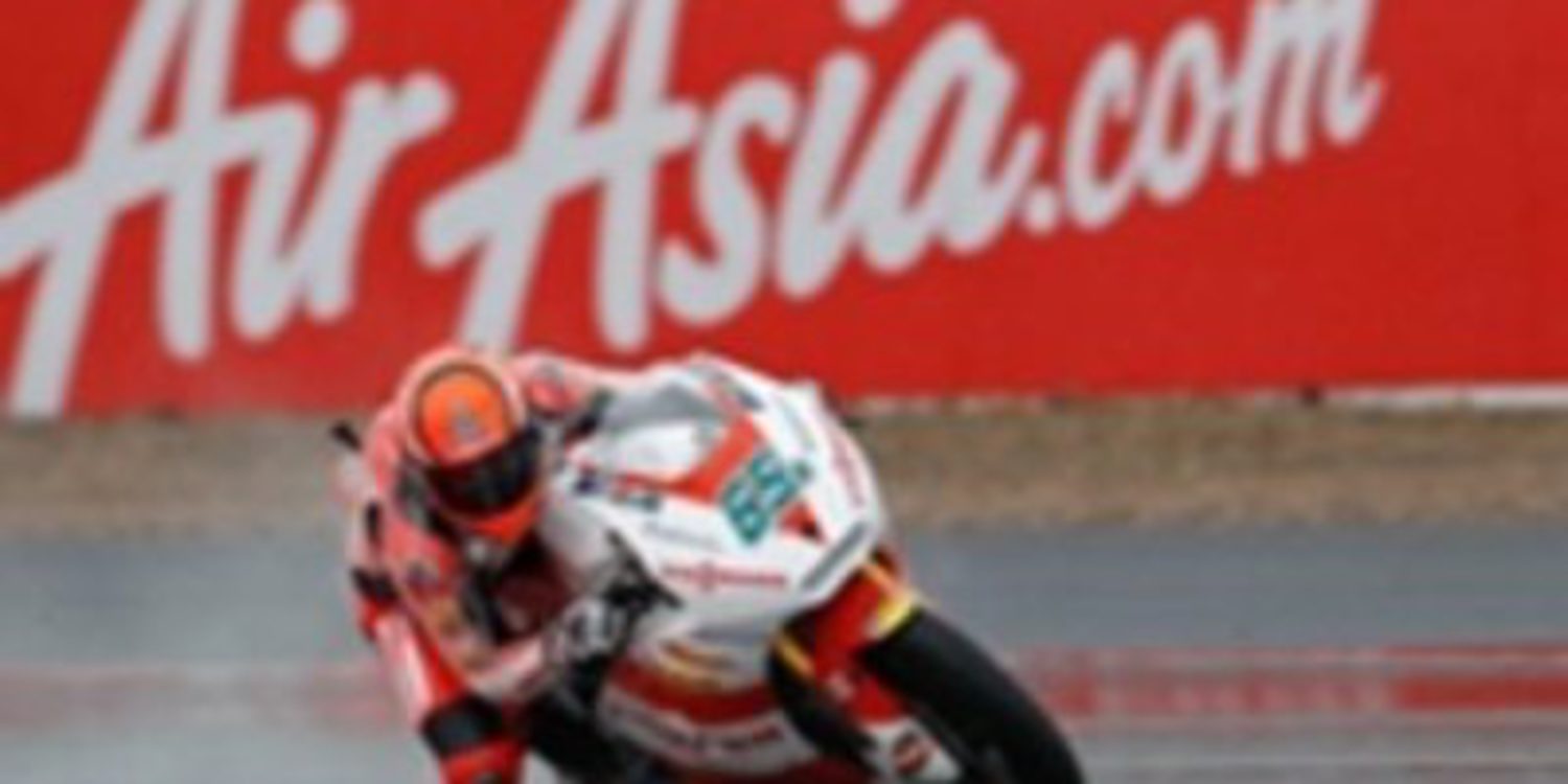 Bradl gana una accidentada carrera en Silverstone