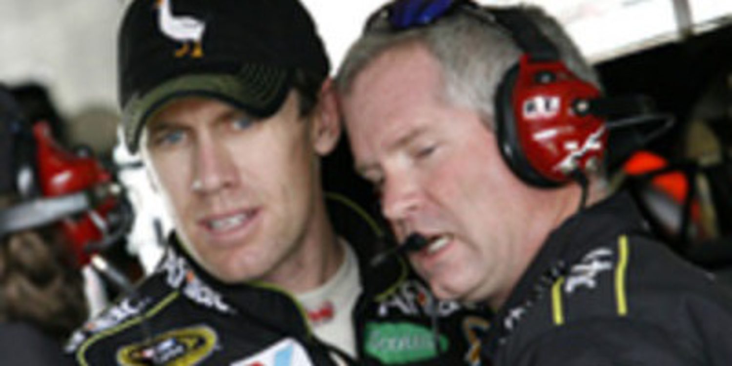 Carl Edwards obtiene la pole en Homestead