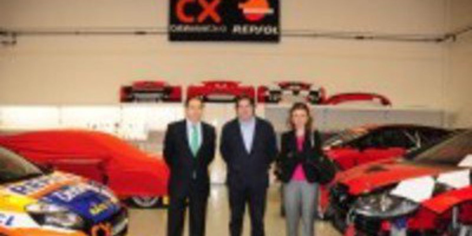 Carlos Gracia visita a Monlau Competición