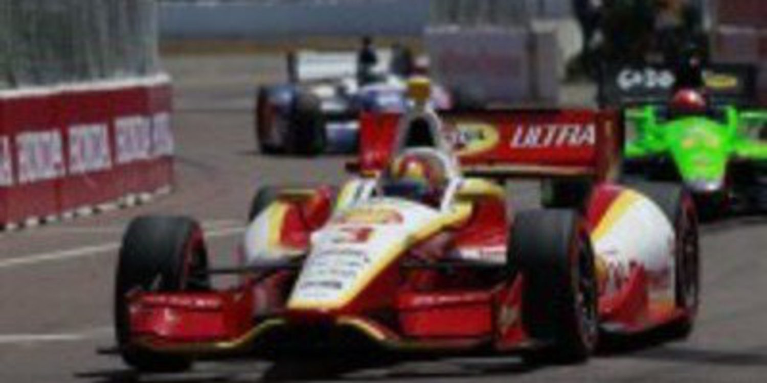 Helio Castroneves gana en Florida por delante de Scott Dixon