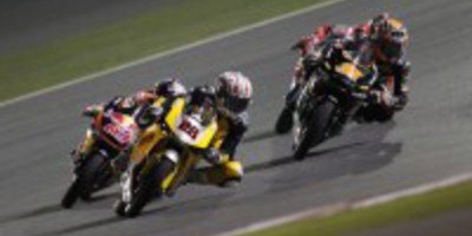 Sandro Cortese cierra los libres de Moto3 dominando