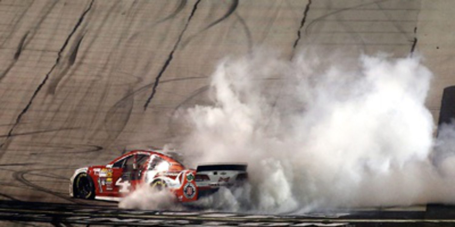 Kevin Harvick gana en Darlington y certifica su pase al Chase
