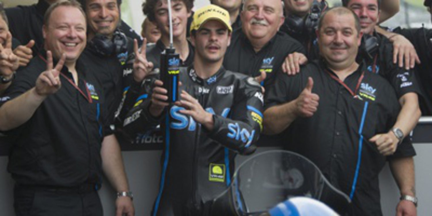 Romano Fenati gana 'entre toques' Moto3 en Argentina