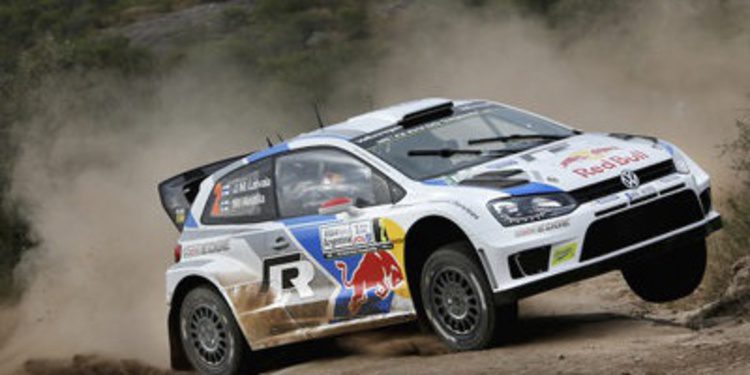 Jari-Matti Latvala vuela en Argentina y otros comen tierra