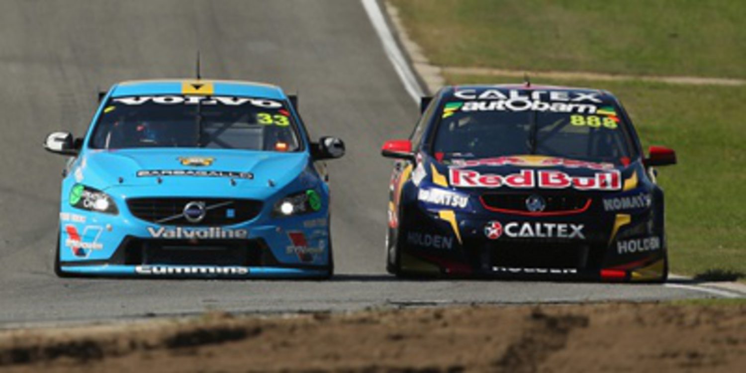 McLaughlin y Lowndes en primera fila en Barbagallo
