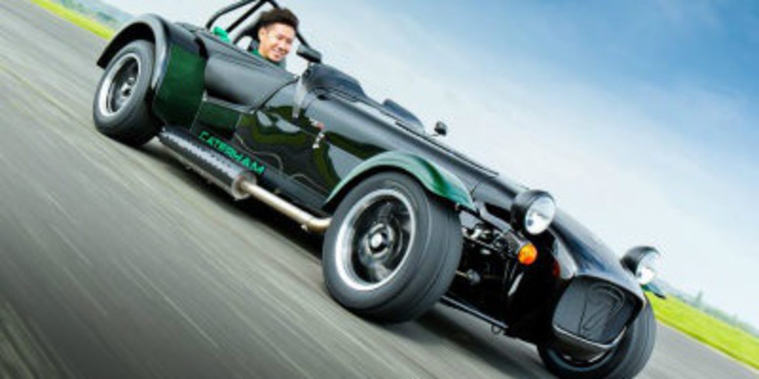 Kobayashi da nombre a un Caterham muy especial