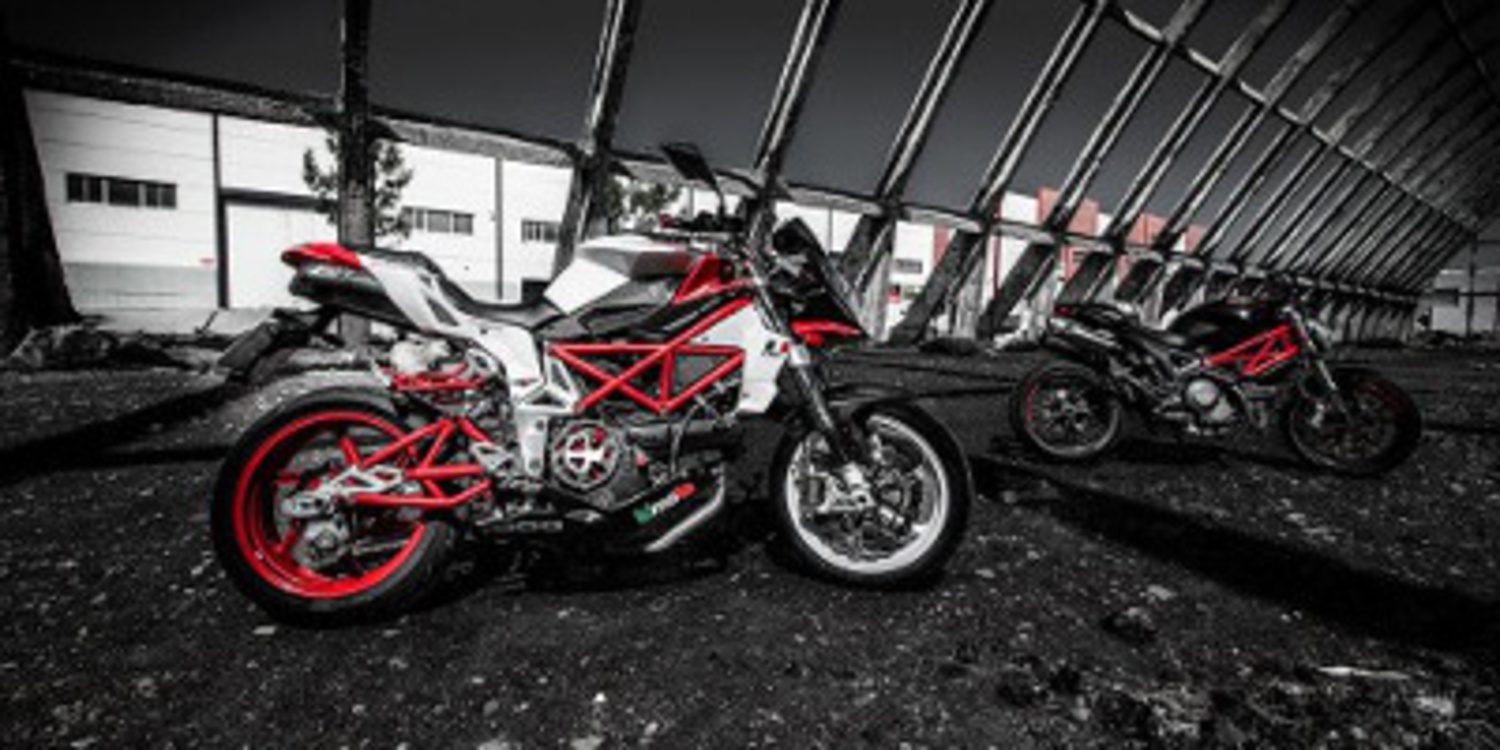 Nos subimos a la brutal Bimota DB6 Delirio 1000DS
