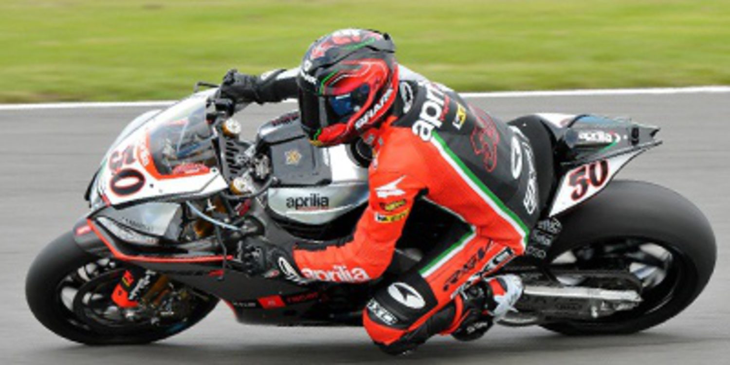 Sylvain Guintoli toma el relevo y domina el FP2 del WSBK en Malasia