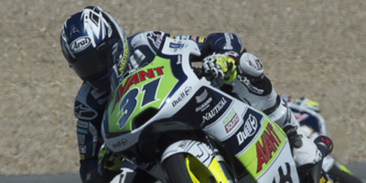 Niklas Ajo y Husqvarna dominan el FP2 de Moto3 en Catalunya