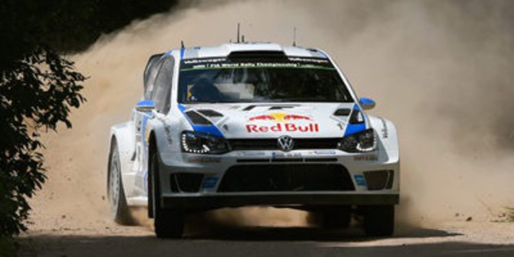 Sebastien Ogier se empeña en liderar el Rally de Polonia
