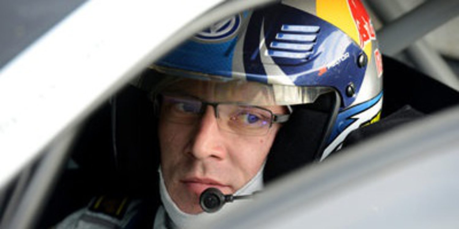 Jari-Matti Latvala y Ogier pelean en Finlandia entre los abandonos