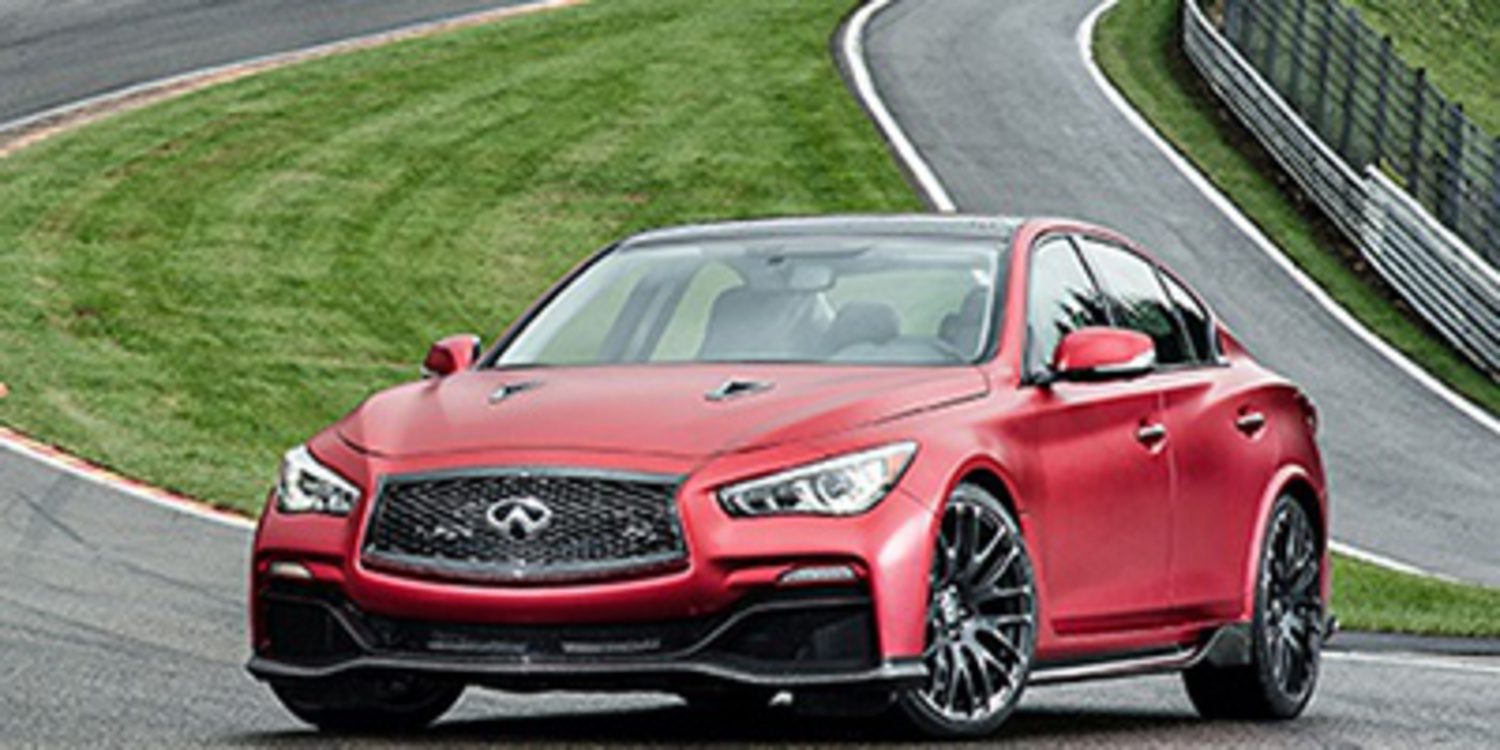 Sochi se estrena con Vettel y un Infiniti Q50