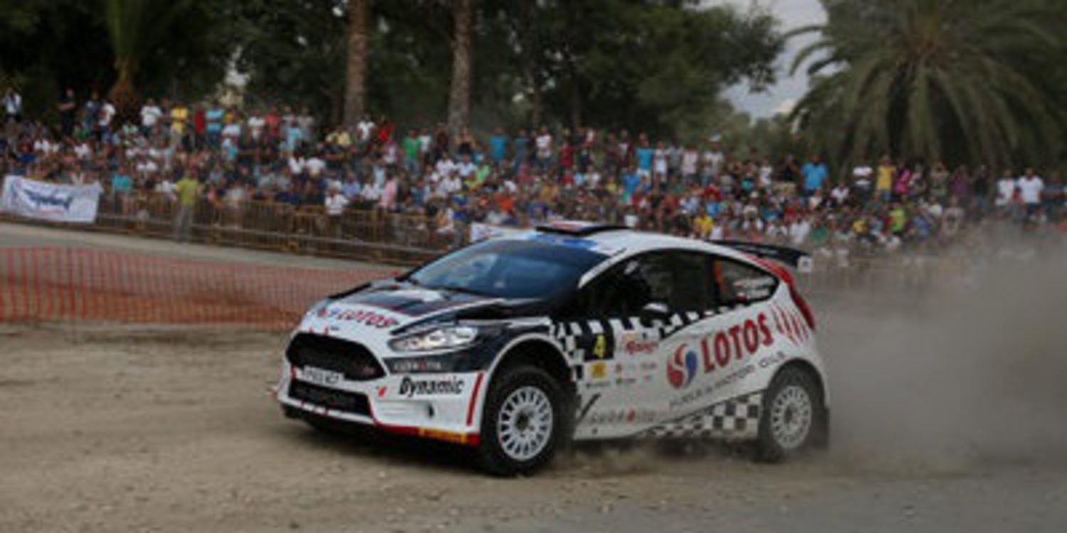 Kajetan Kajetanowicz líder del Cyprus Rally con una sanción 'reducida'