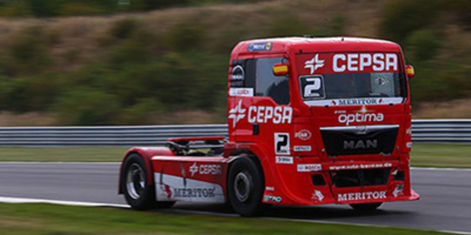 Antonio Albacete mantiene el liderato del ETRC en Zolder