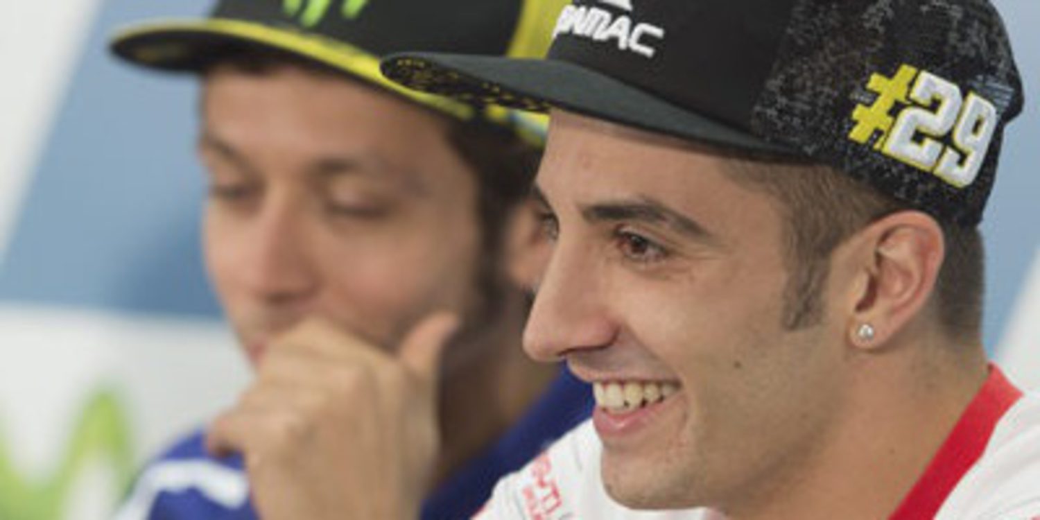 La GP14.2 de Andrea Iannone funciona en el FP1 de Aragón