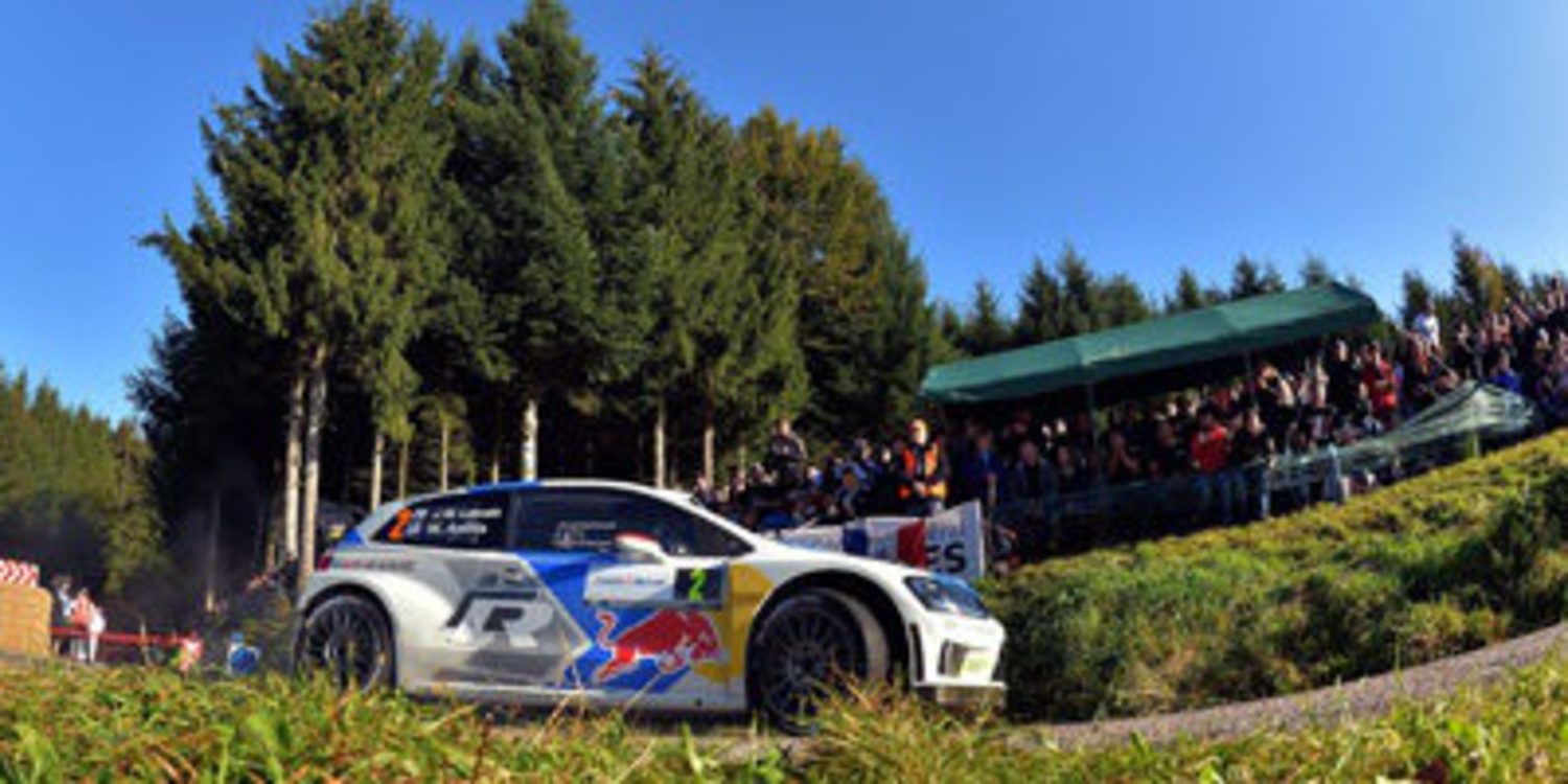 Jari-Matti Latvala sigue al frente del Rally de Francia con Dani Sordo 4º