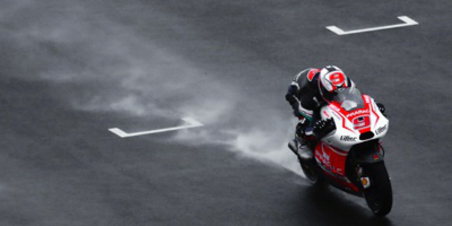 Danilo Petrucci domina el segundo día de test post-GP bajo la lluvia