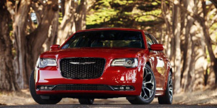 Chrysler estrena el renovado 300 en Los Angeles