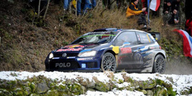 Sebastien Ogier se queda sólo en el 'Monte' con el accidente de Loeb