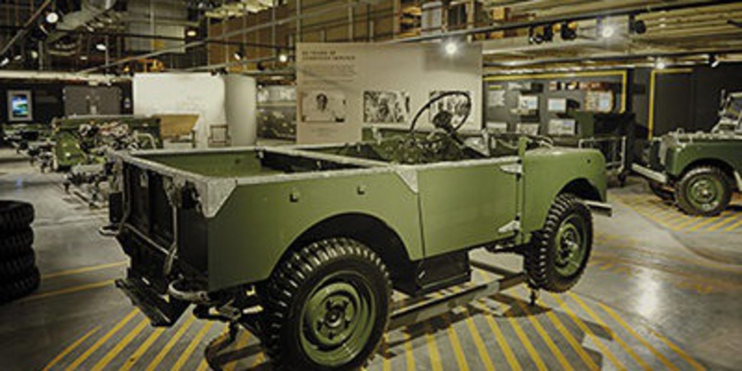 Recreada línea de producción del Land Rover Defender I