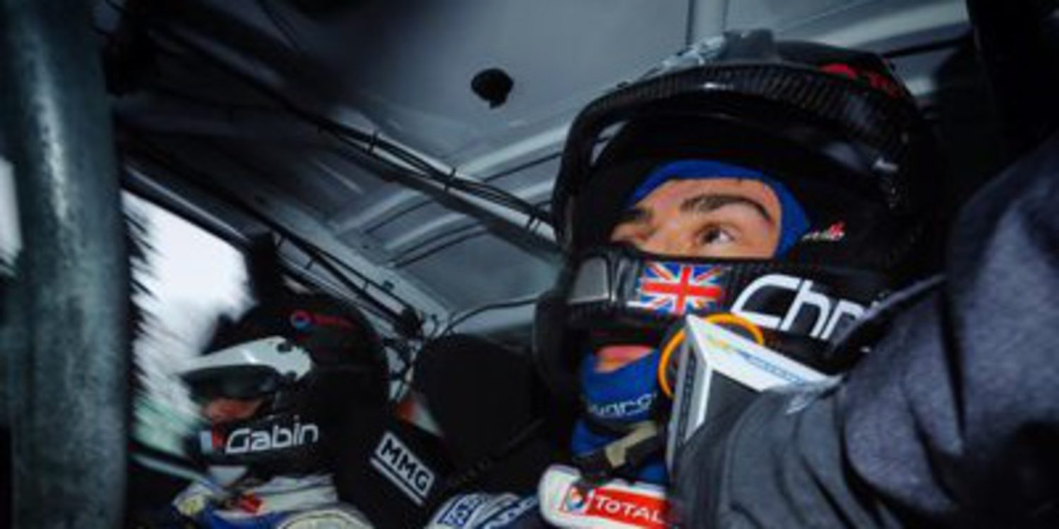 Chris Ingram se sube al Peugeot 205 T16