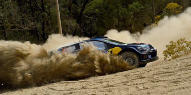 Los rivales regalan el Rally de México a Sebastien Ogier