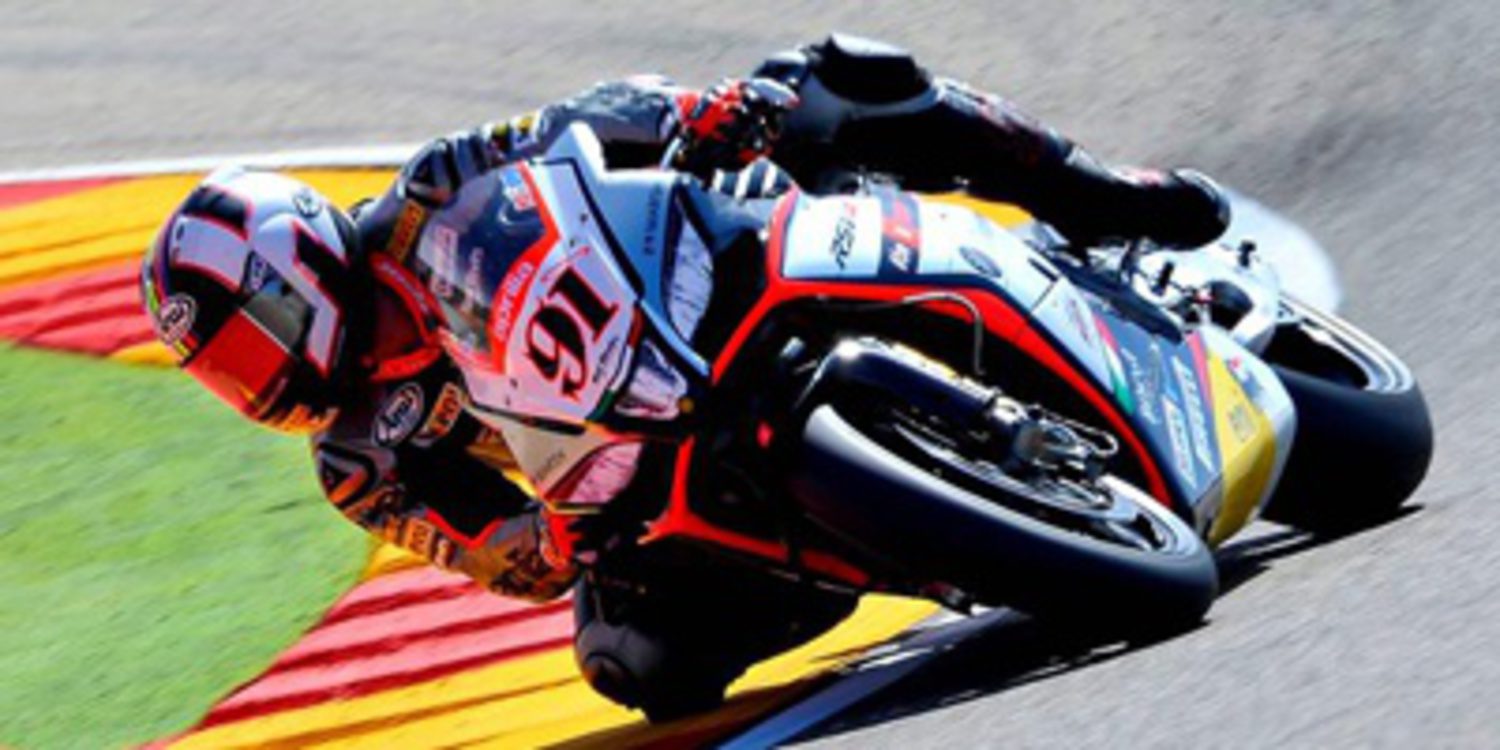 Leon Haslam se lleva la Superpole en MotorLand