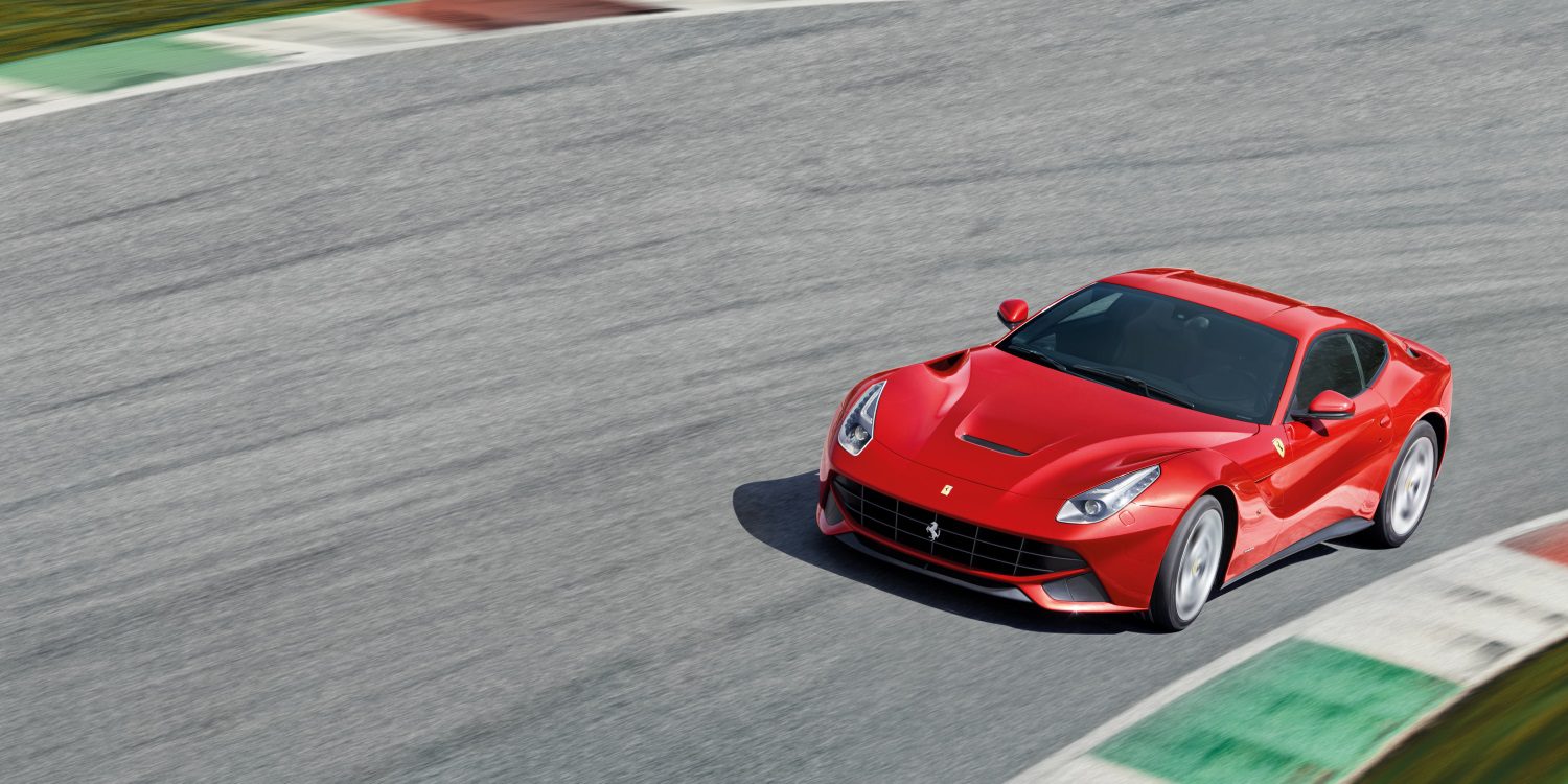 Ferrari F12 frente a frente contra el Ferrari 599 GTO