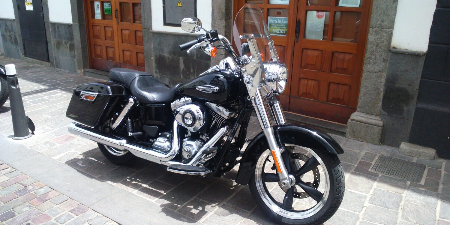 Harley-Davidson FLD Dyna Switchback en vivo
