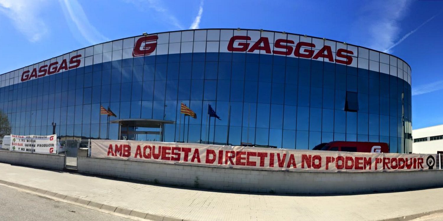 Brutal recibimiento de los empleados de Gas Gas a KTM