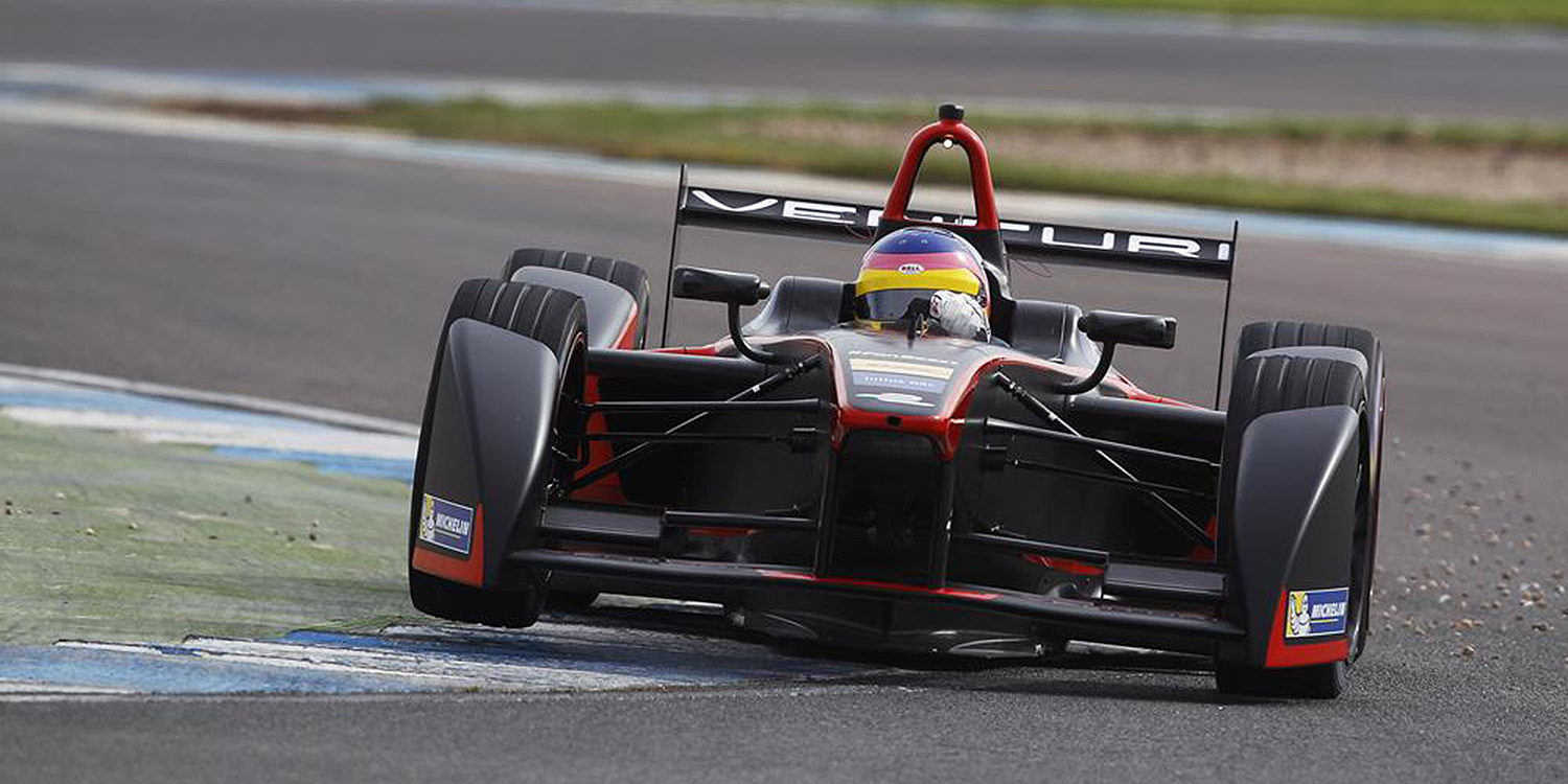 Sebastien Buemi domina el segundo día en Donington