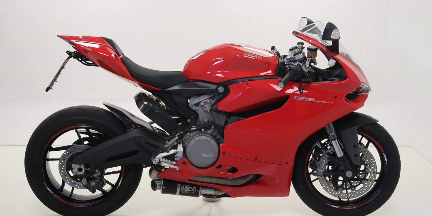 Ducati Panigale con nuevos escapes de Arrow