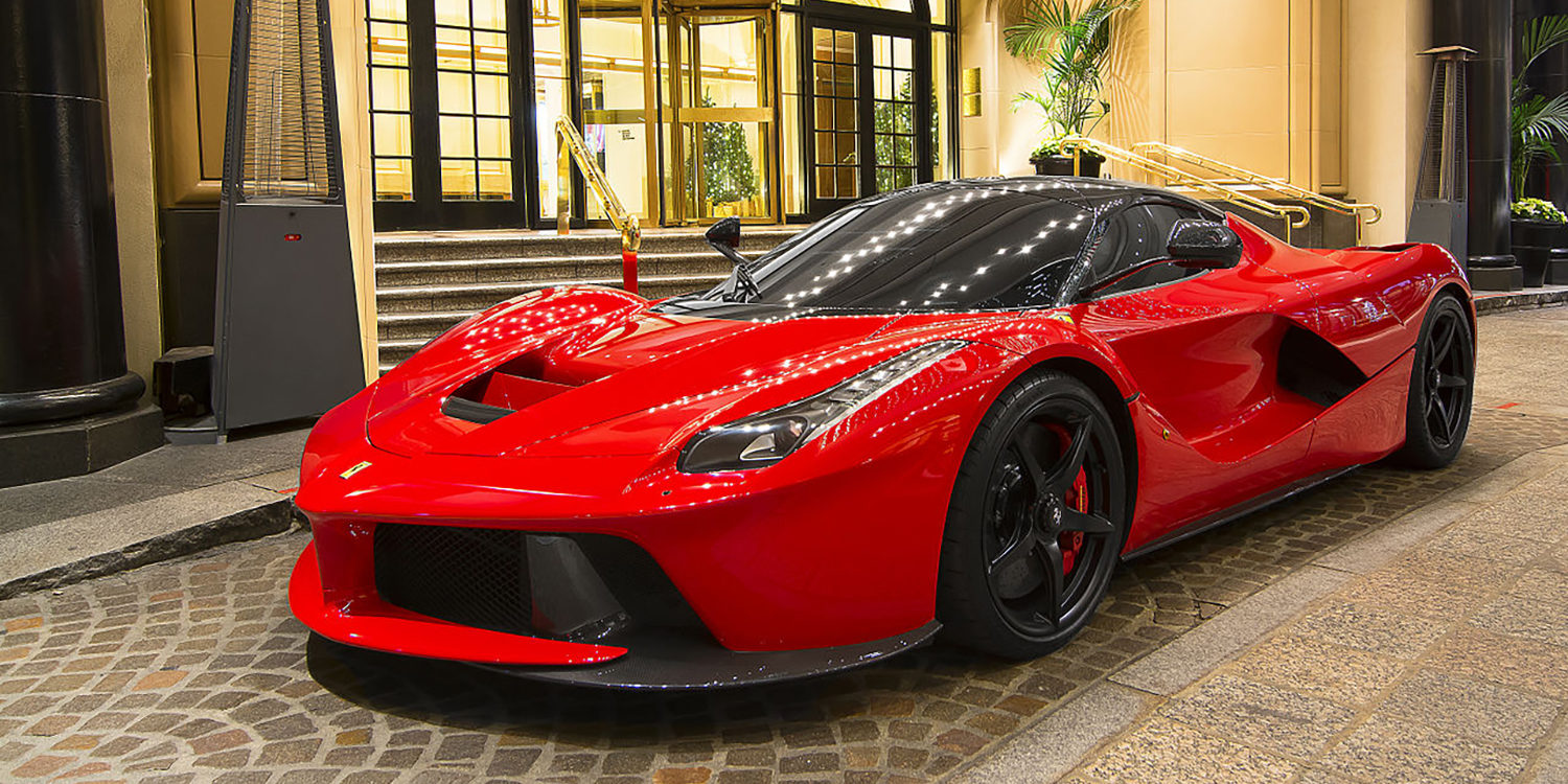 Se olvida de ir a buscar su Ferrari LaFerrari