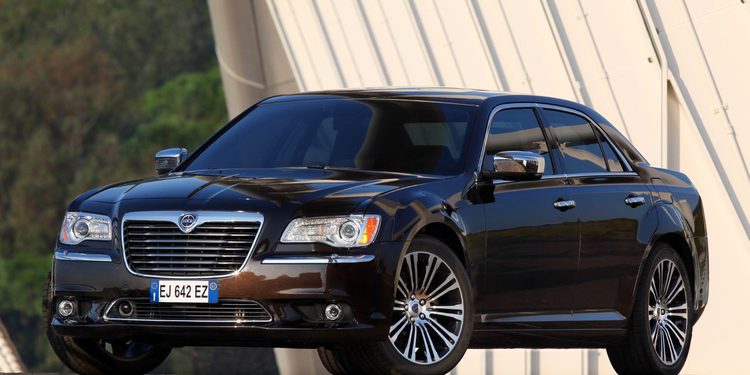 Análisis del Lancia Thema 3.0 V6, la berlina italoamericana