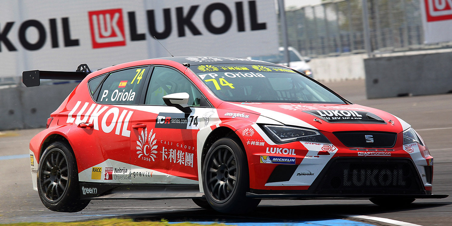 Doblete español en la Carrera 1 de las TCR en Buriram