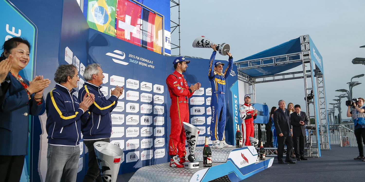 Sébastien Buemi líder tras ganar en Beijing
