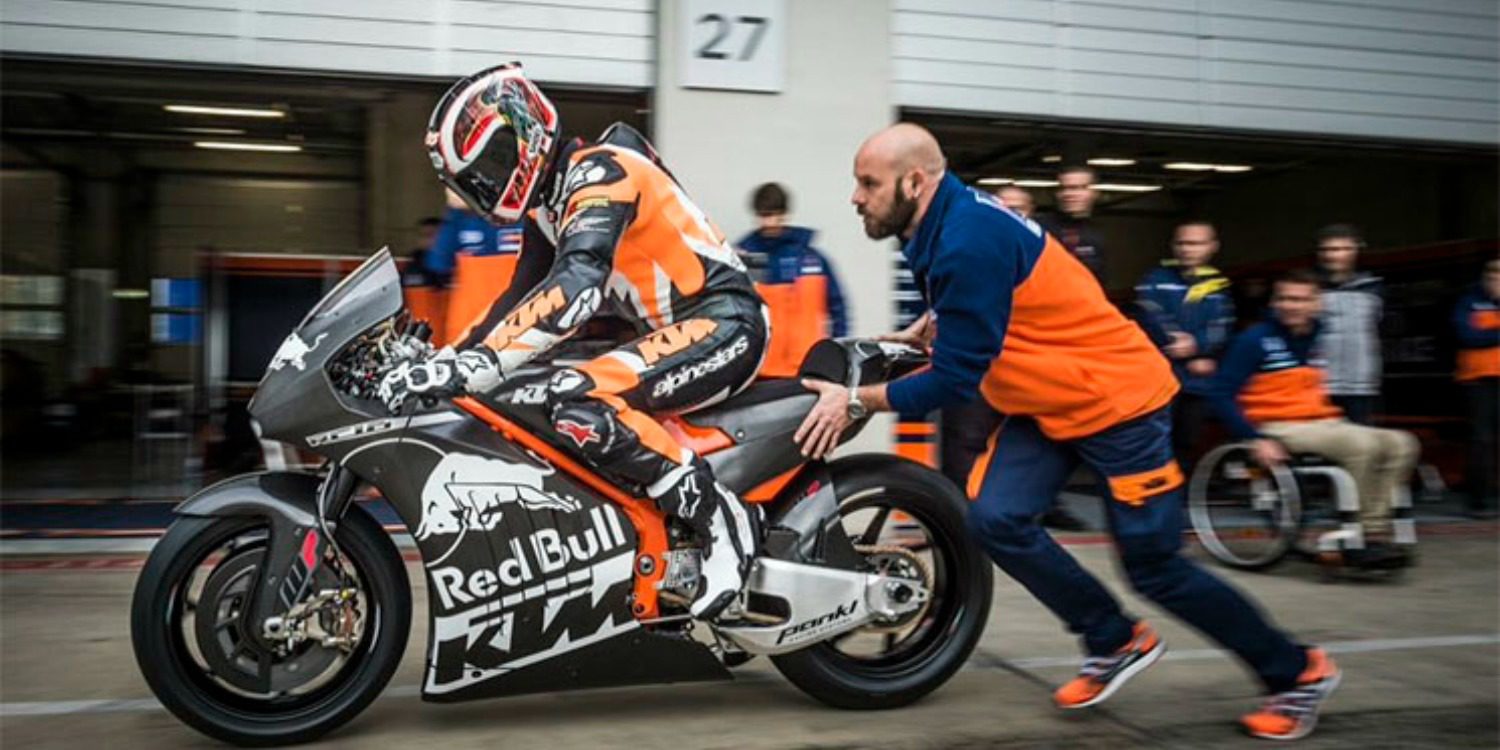 Primeras imágenes y vídeo de la KTM RC16 de MotoGP