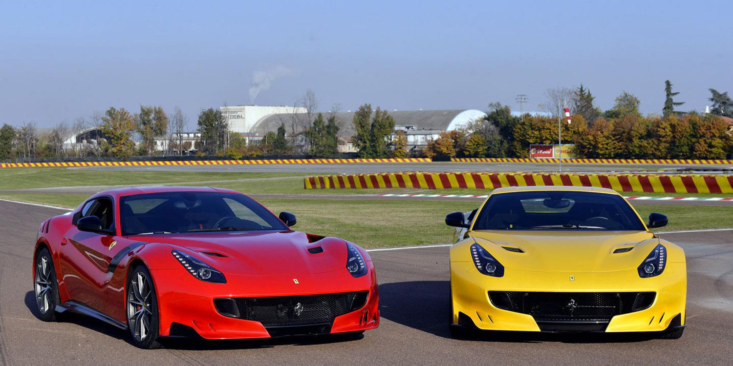 Dos Ferrari F12tdf aparecen en público en Mugello