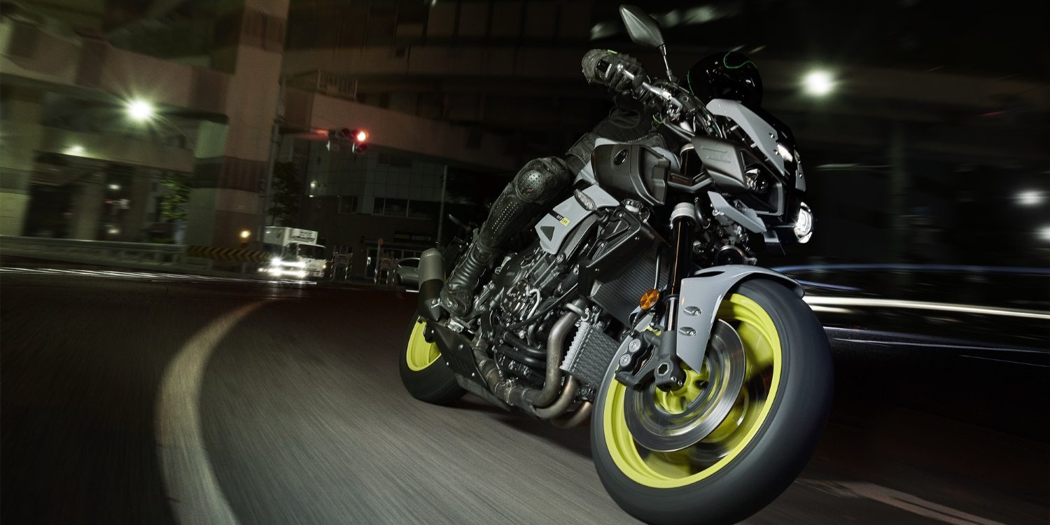 Nueva naked Yamaha MT-10 derivada de la YZF-R1