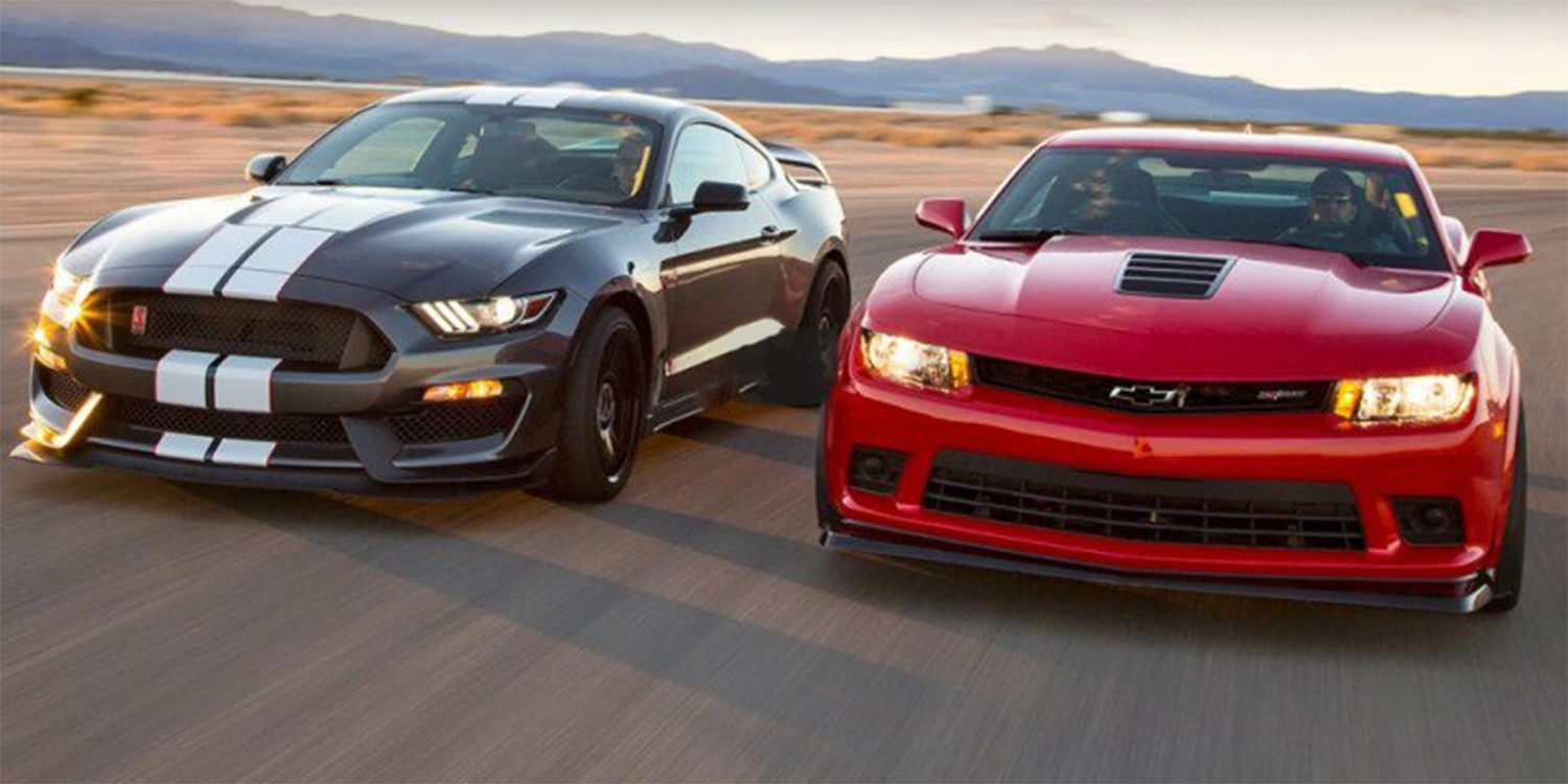 Ford Mustang GT350R vs.  Chevrolet Camaro Z/28, guerra de "Muscle cars"