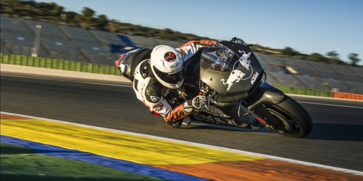 Mika Kallio realiza un test con la KTM RC16