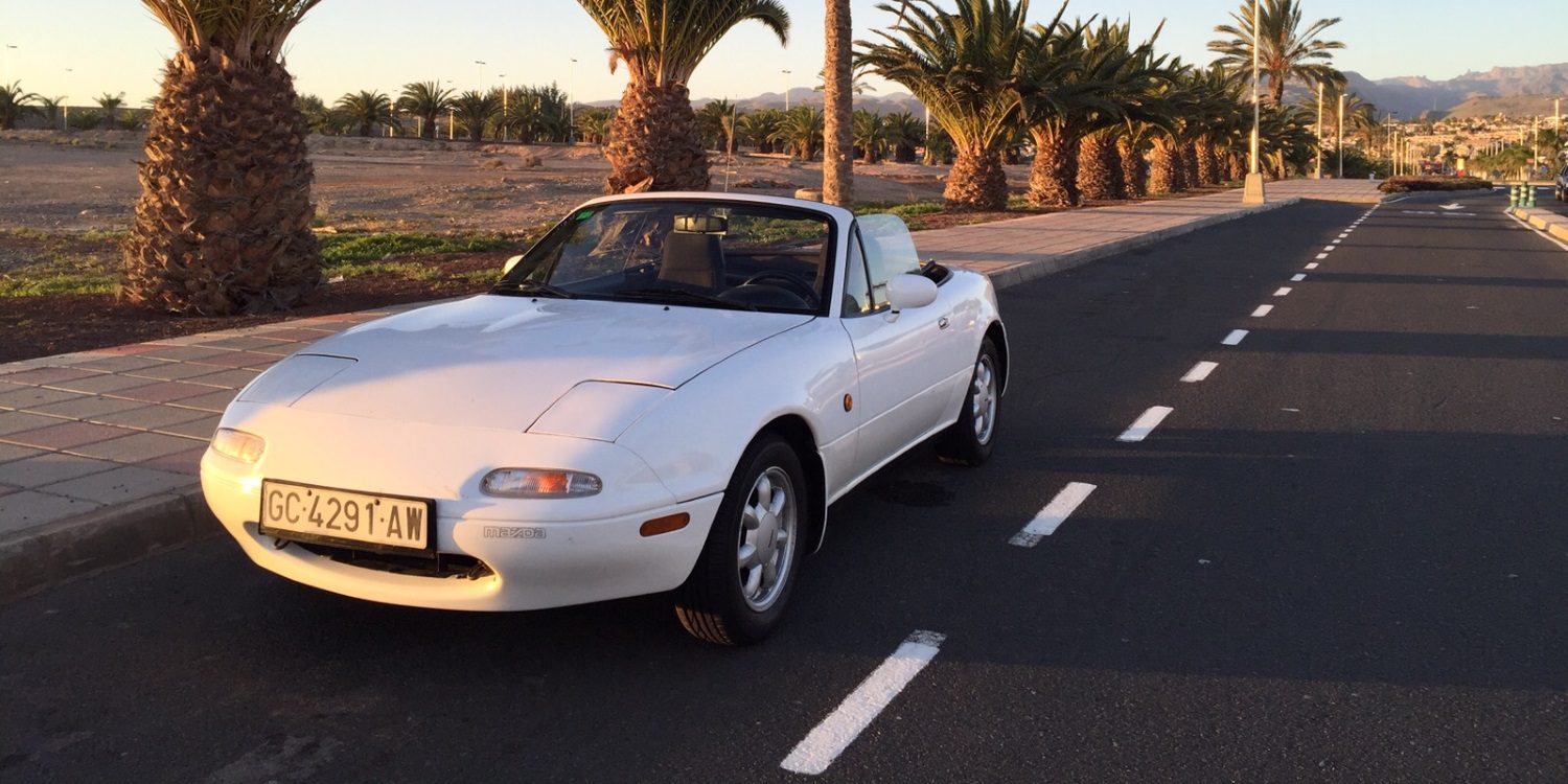 Disfrutamos del Mazda MX-5 NA, la primera generación del mito