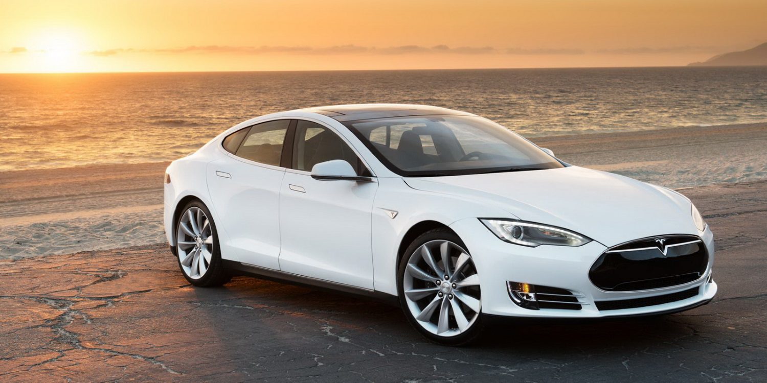 Se queda dormido con el Auto Pilot de Tesla conectado