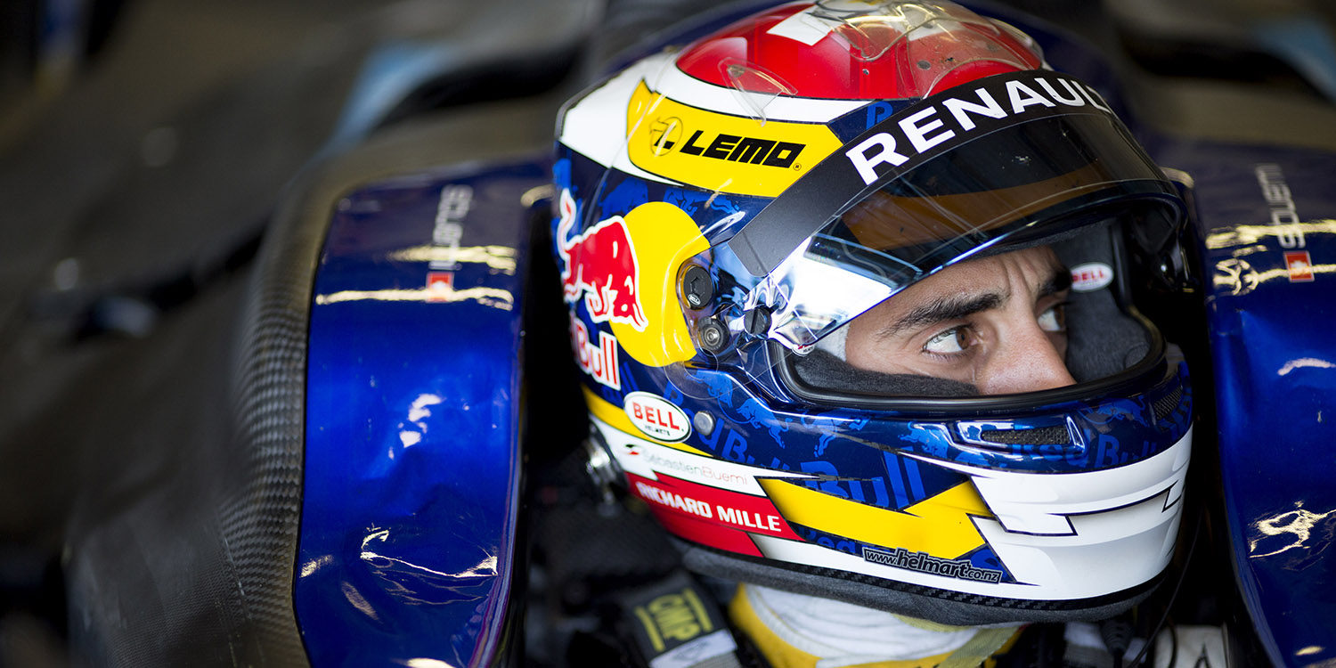 Sebastien Buemi domina el primer día de pruebas en Donington Park
