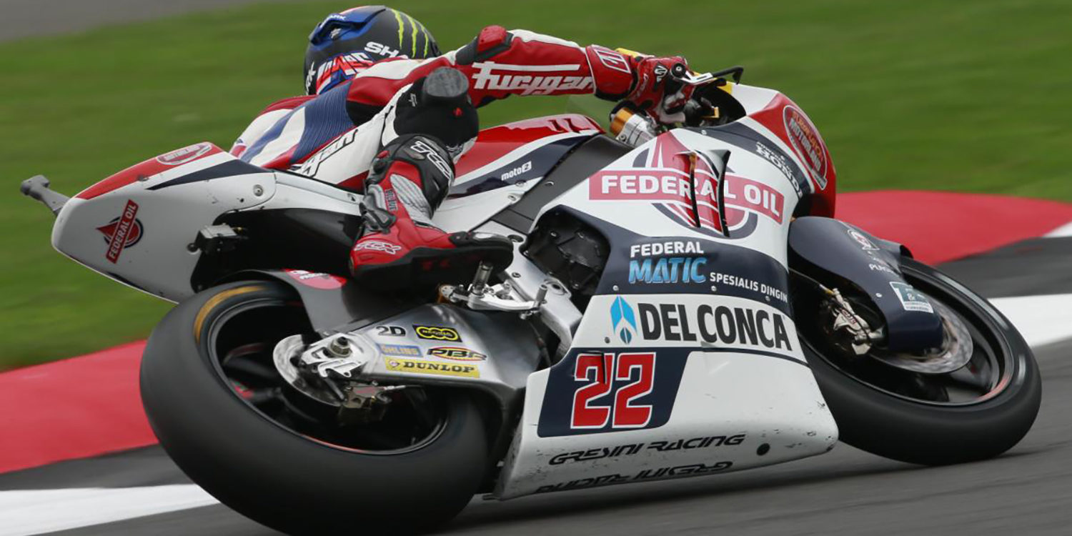 Moto2: Sam Lowes culmina su dominio en los entrenos con la pole